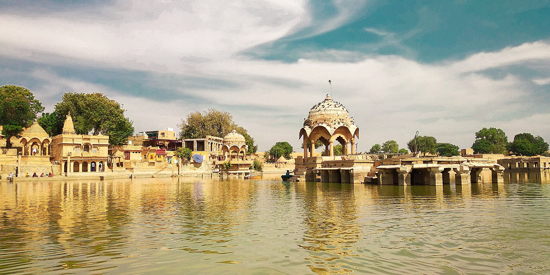 Gadisar Lake